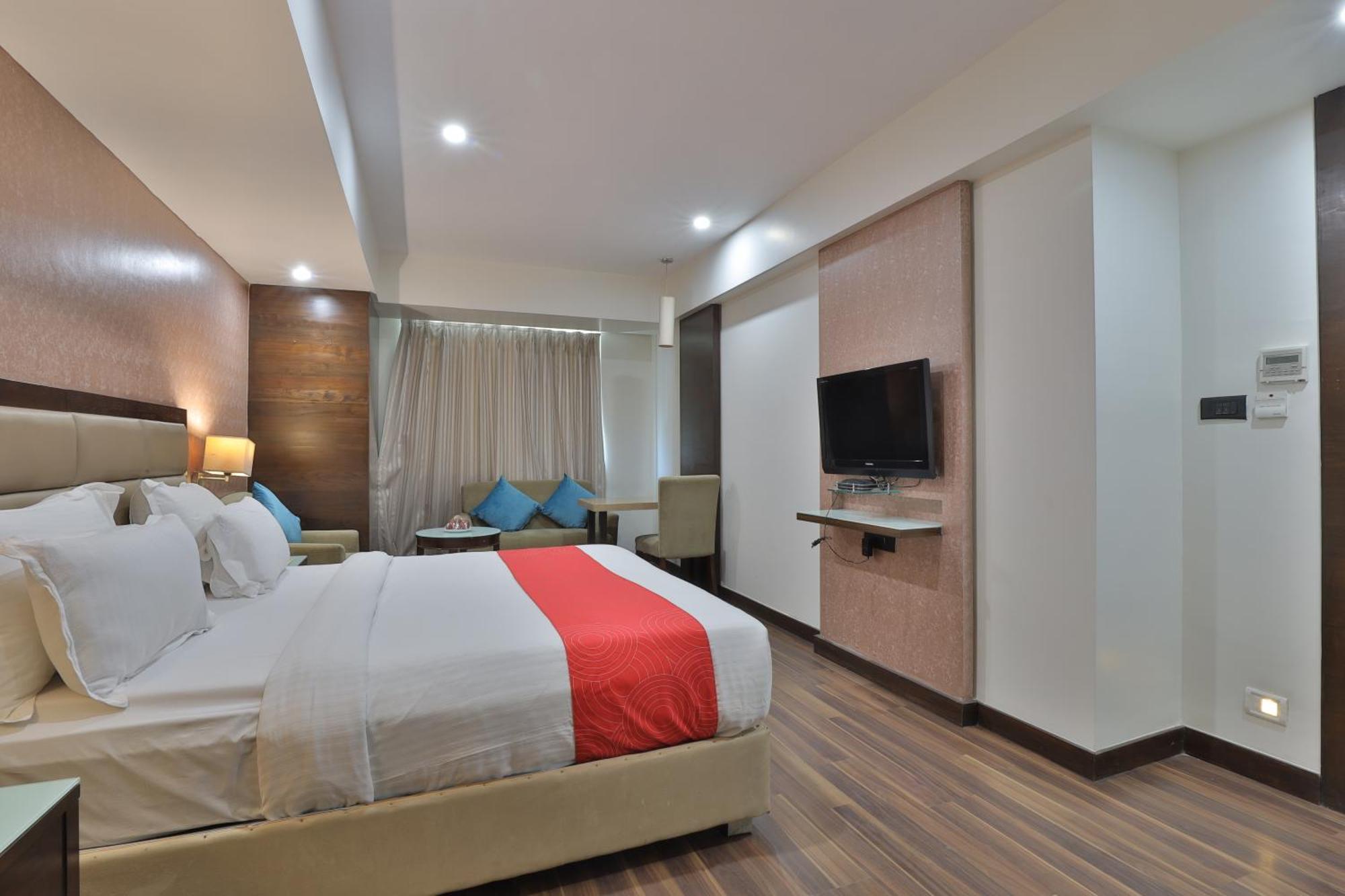 Krios Hotel - Near Sg Highway, Ahmedabad Exterior photo