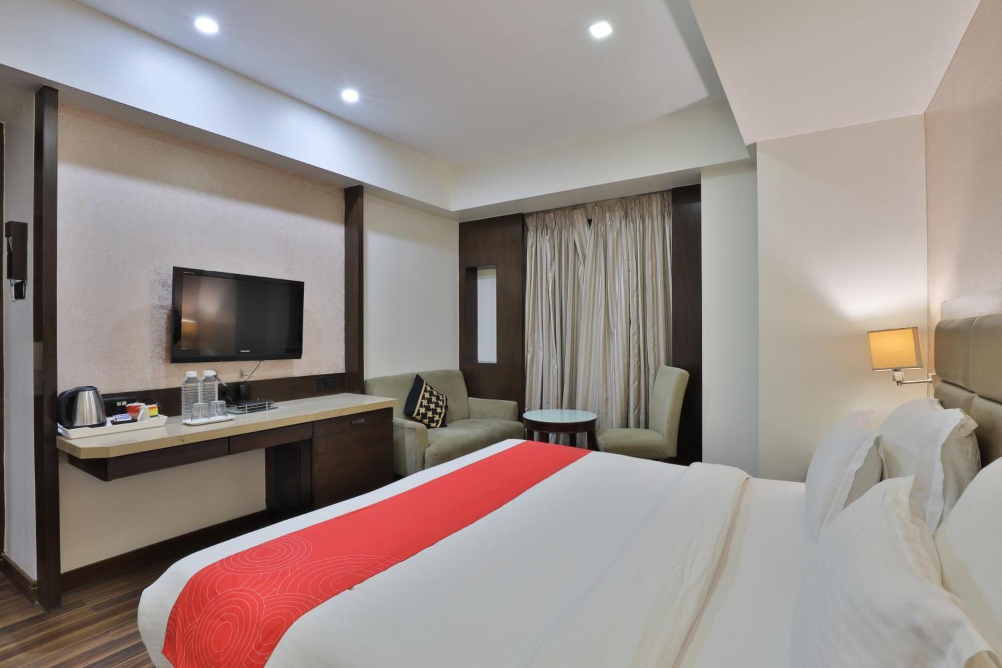 Krios Hotel - Near Sg Highway, Ahmedabad Exterior photo